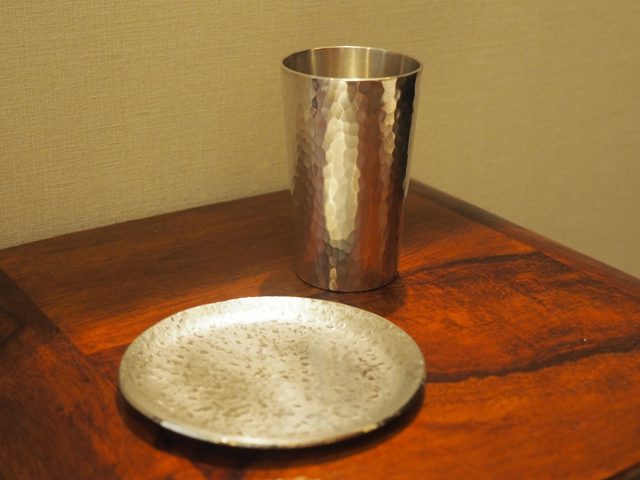 インドネシア　錫　食器　画像　追加 P8210010.jpg