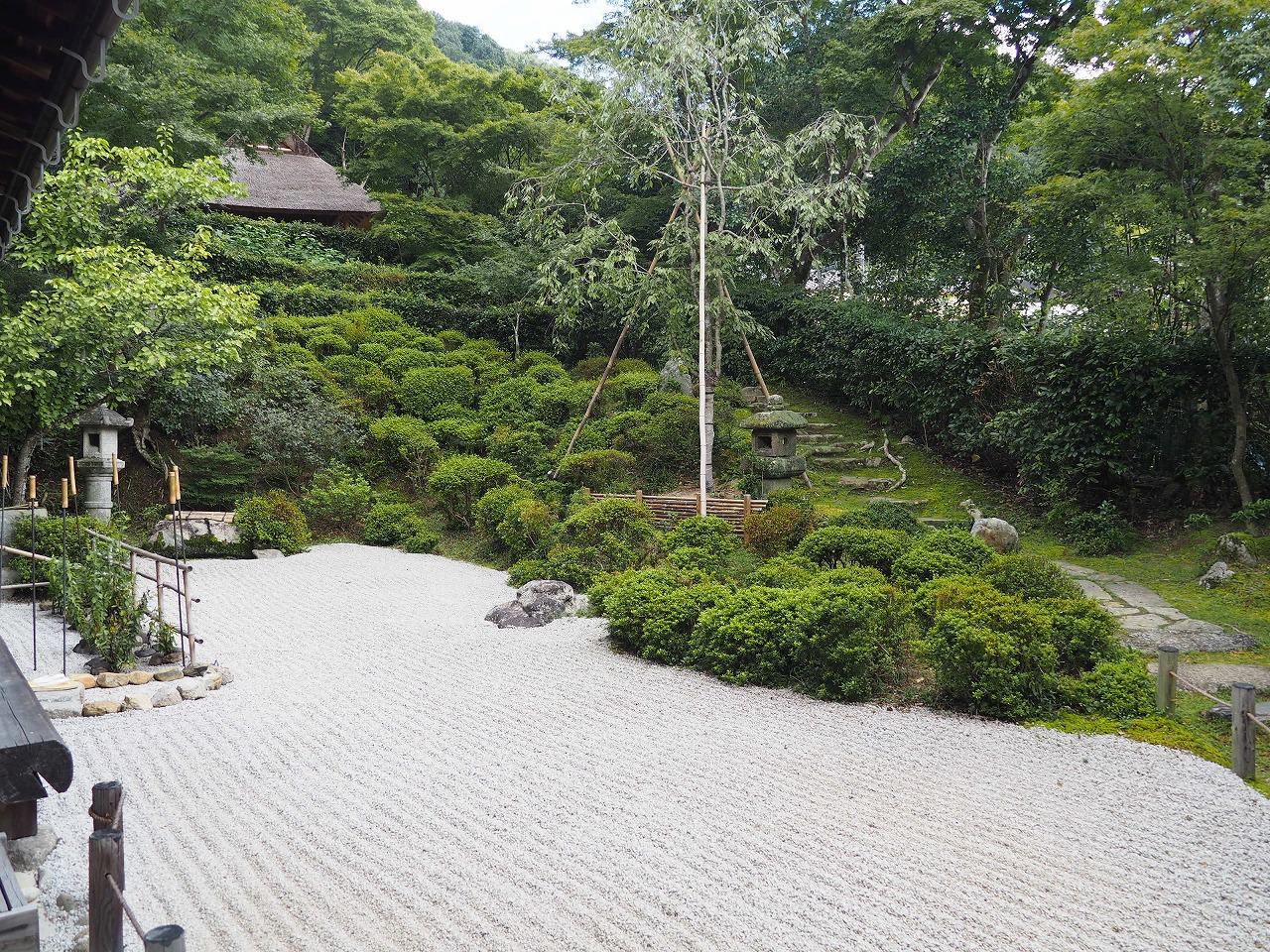 与謝蕪村ら近世の俳人の墓や句碑が残る佛日山 金福寺へ: 古寺